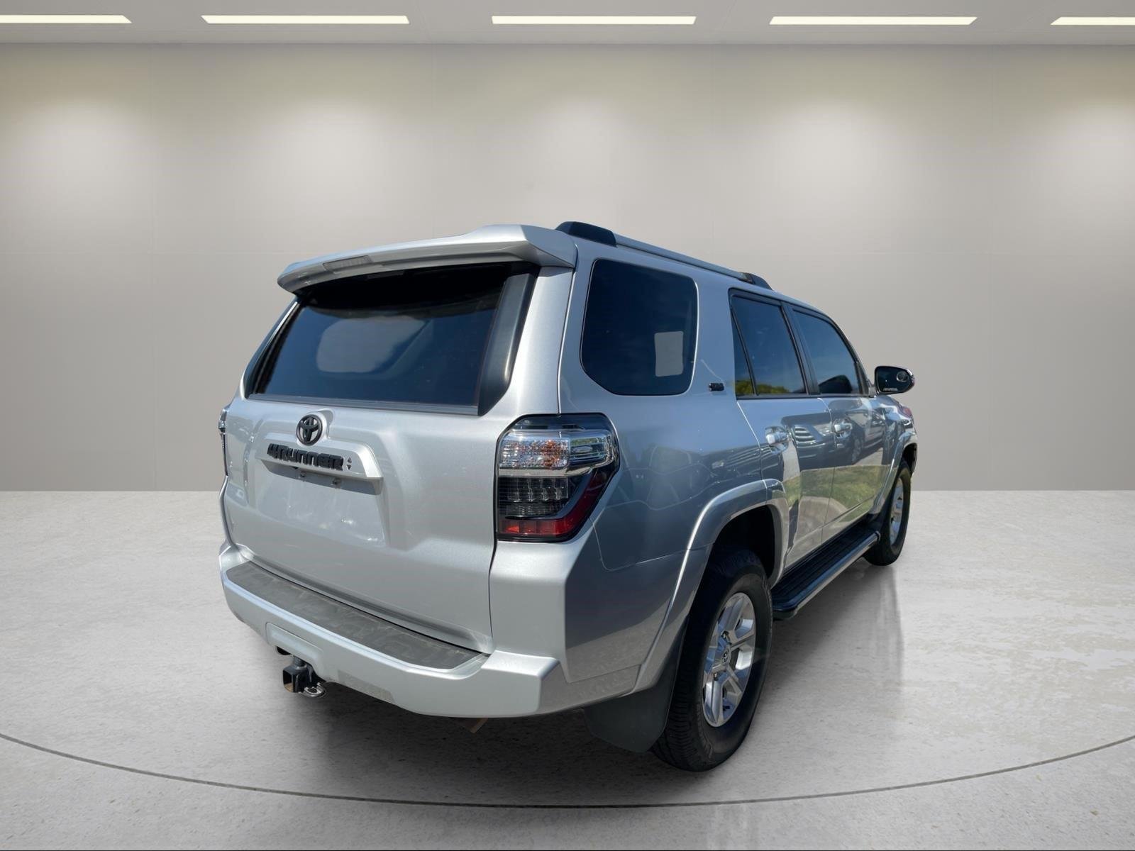 Used 2021 Classic Silver Metallic Toyota SR5 Premium image 10