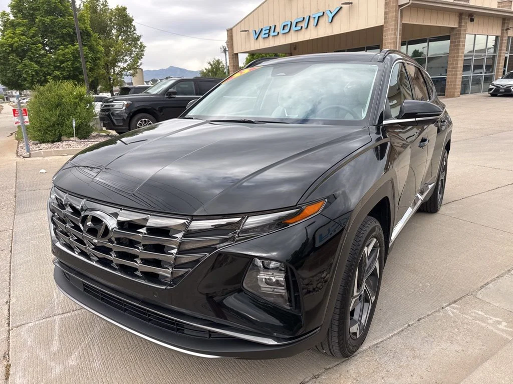 Used 2023 Black Hyundai Limited image 3
