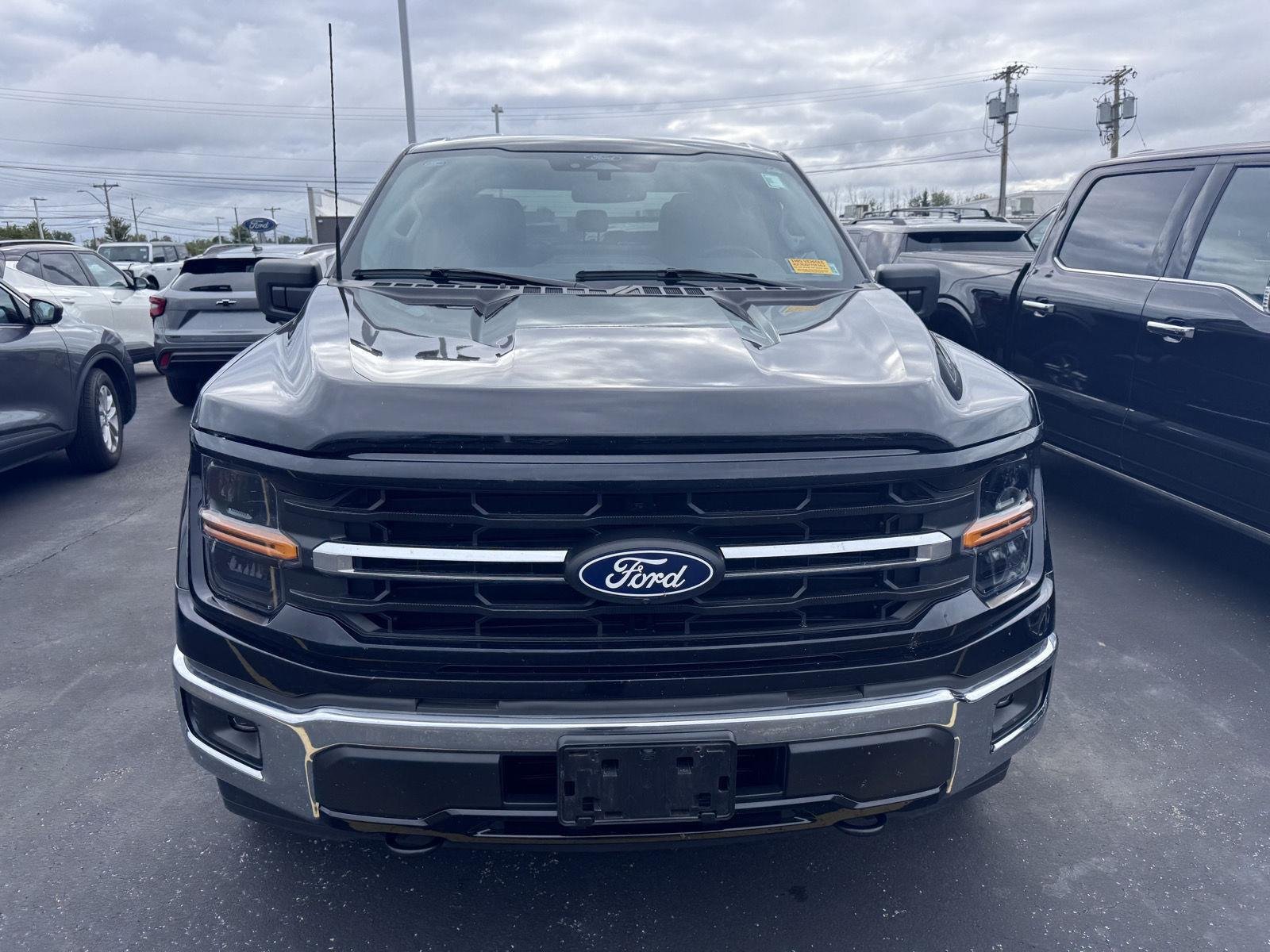 Used 2024 Agate Black Ford  image 2