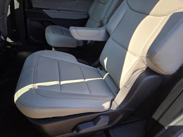 New 2027 Avalanche Gray Ford Active image 23
