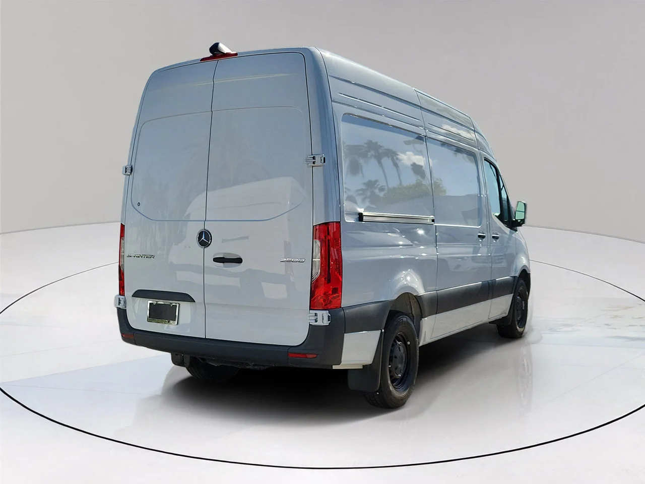 New 2025 Arctic+White Mercedes-Benz Cargo 144 WB image 4