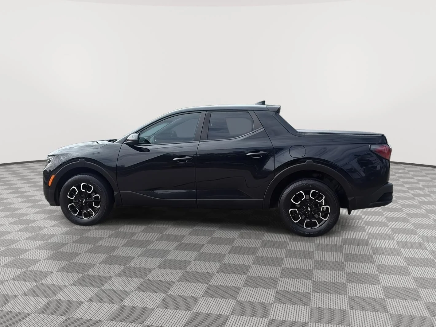 Used 2022 Phantom Black Hyundai SEL image 9