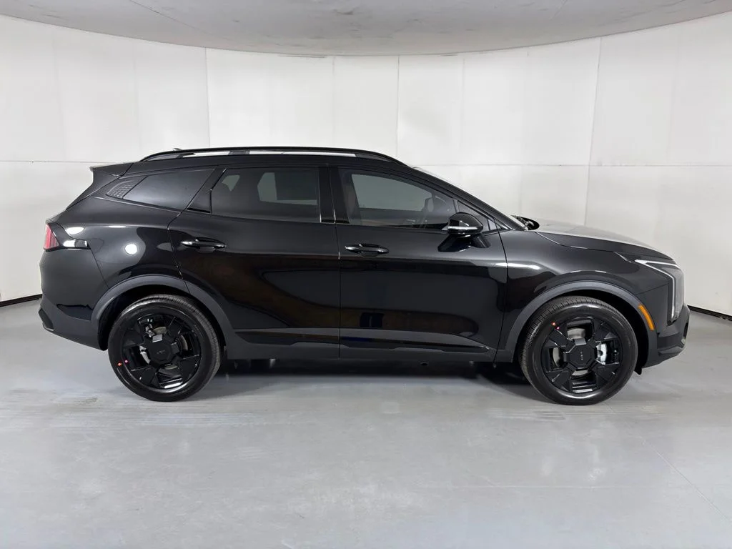 New 2027 Black Kia X-Line image 9