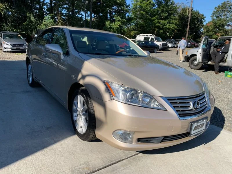 Used 2011 Gold Lexus ES 350 Sedan 4D image 25
