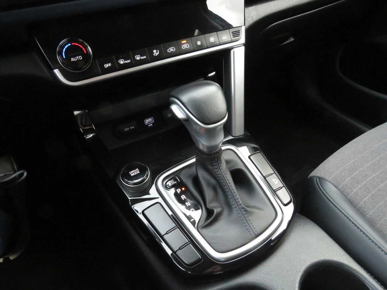 Used 2022 Cherry Black Kia S image 26