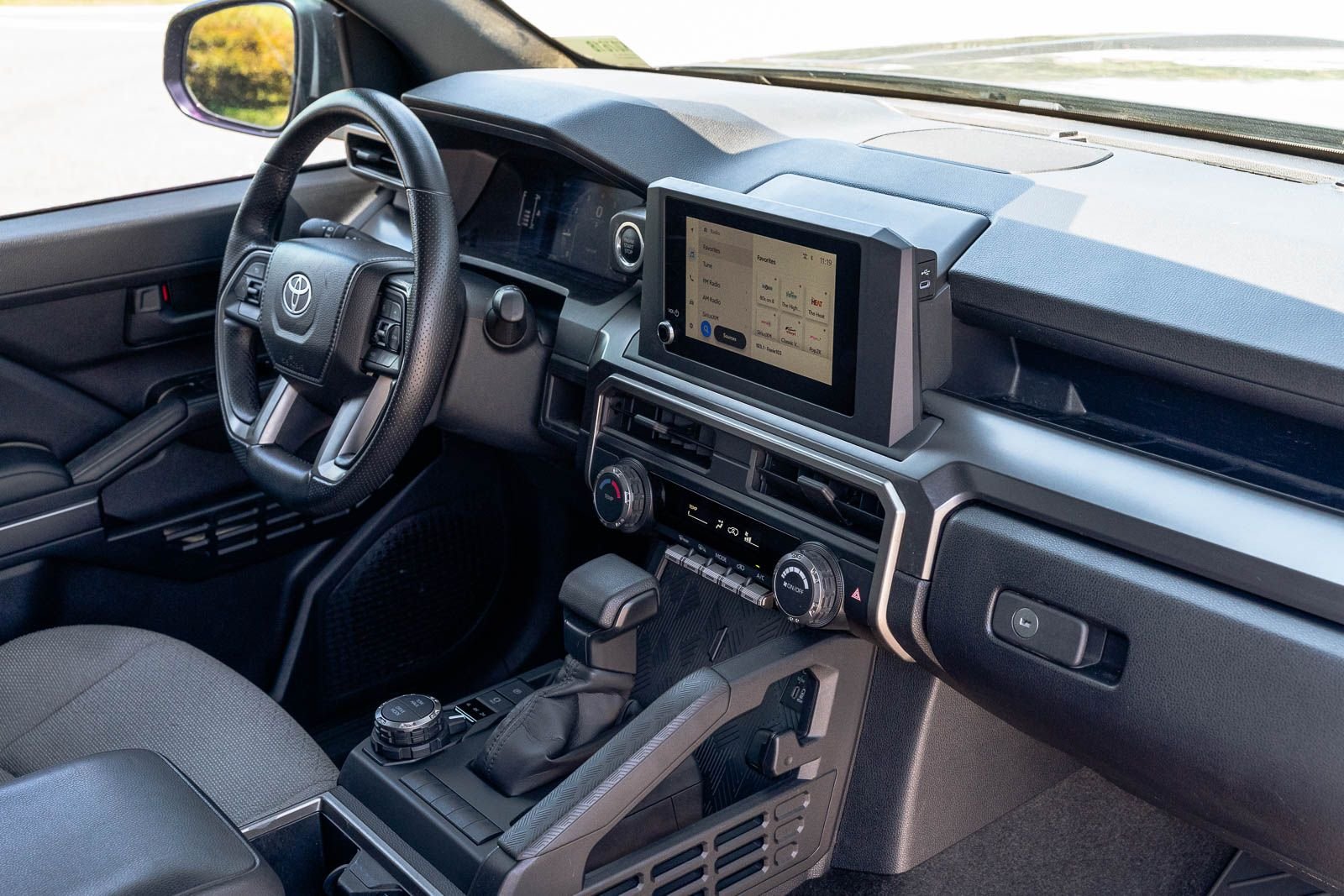 Used 2025  Toyota SR5 image 12