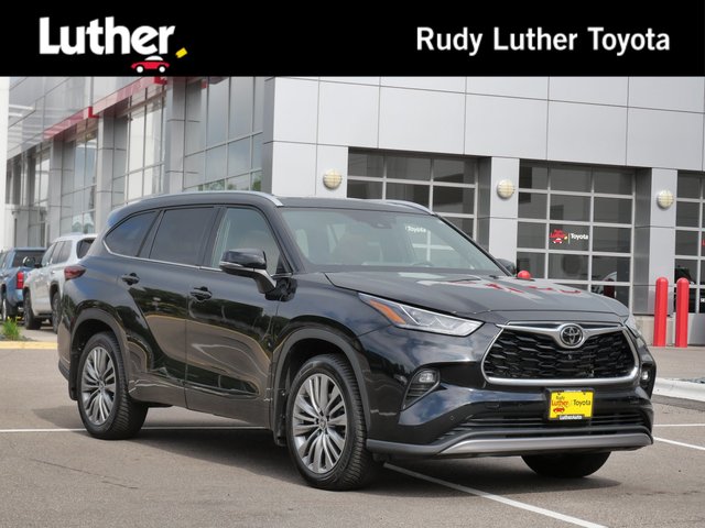 2022 Toyota Highlander Platinum