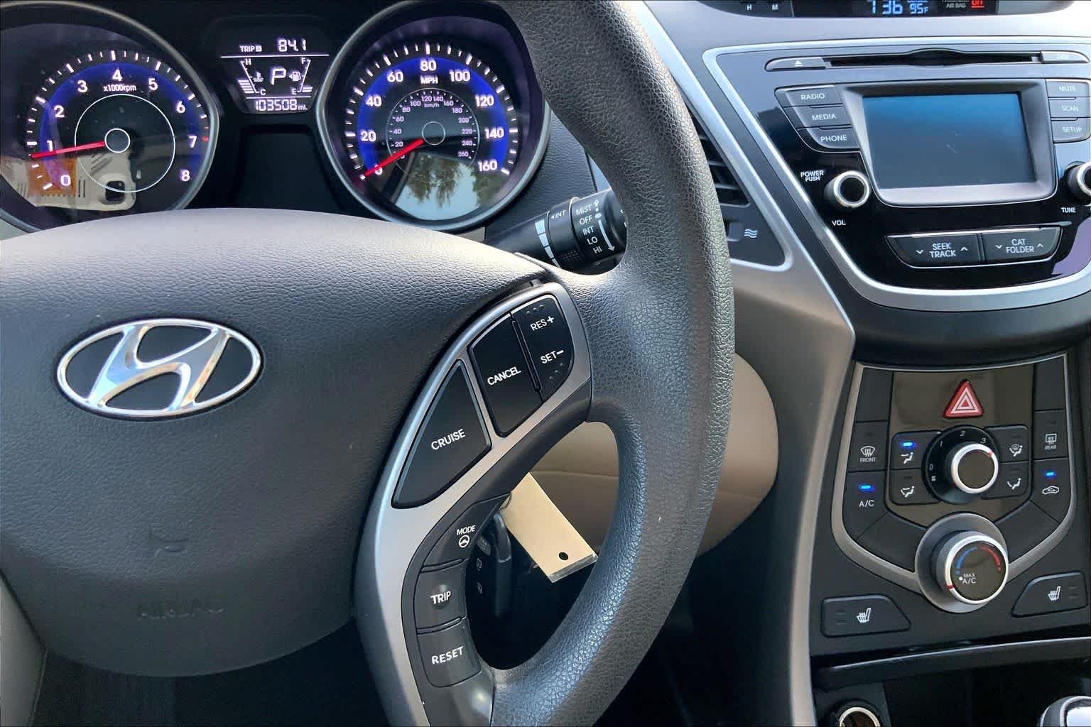 Used 2014 Desert Bronze Hyundai SE image 23