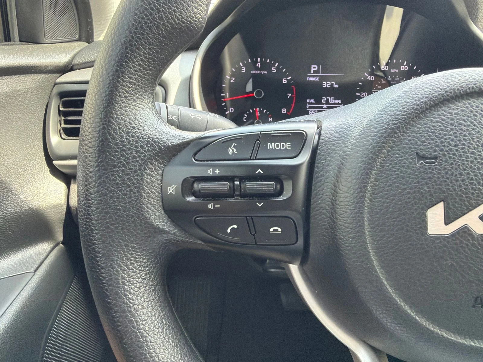 Used 2022 Silver Kia S image 19