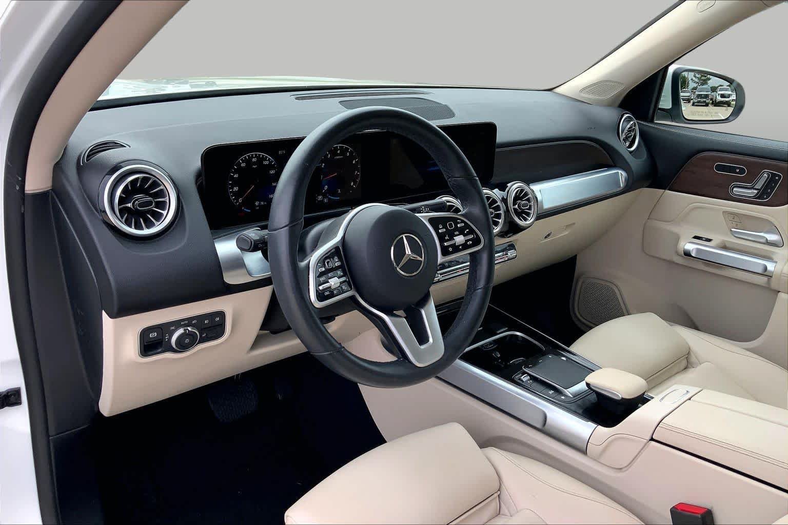 Used 2023 Polar White Mercedes-Benz GLB 250 image 18