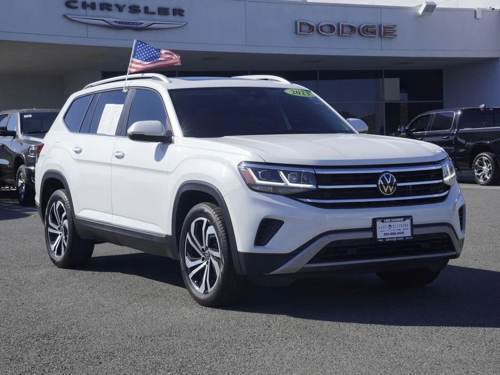 Used 2023 White Volkswagen SEL image 1