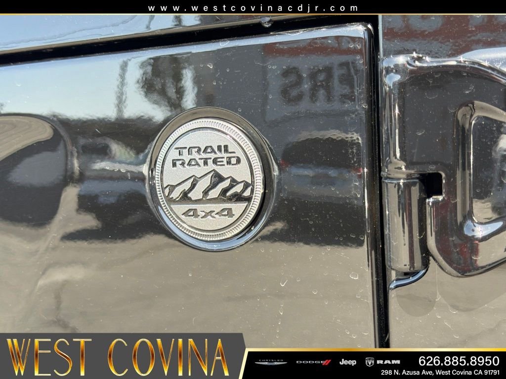 New 2026 Black Clear-Coat Exterior Paint Jeep Sahara image 18
