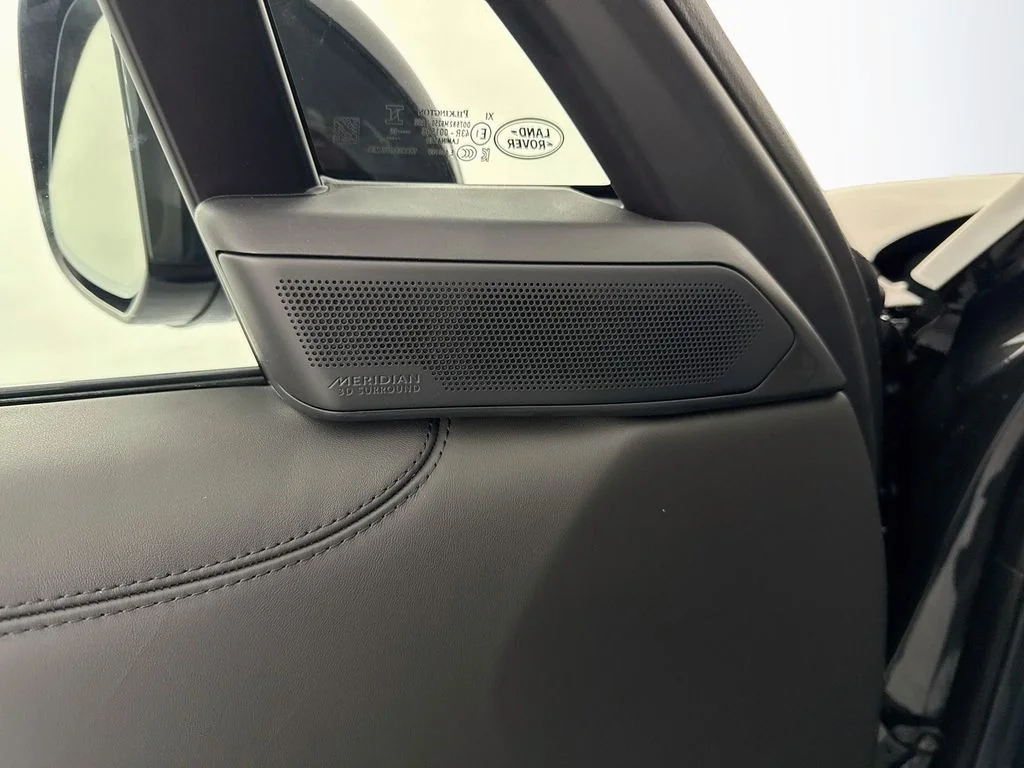 New 2026 Carpathian Grey Land Rover SE image 19