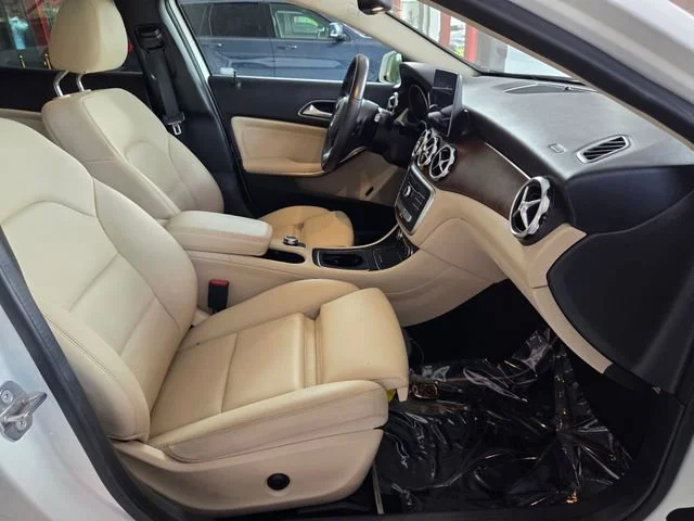 Used 2019 White Mercedes-Benz GLA 250 image 14
