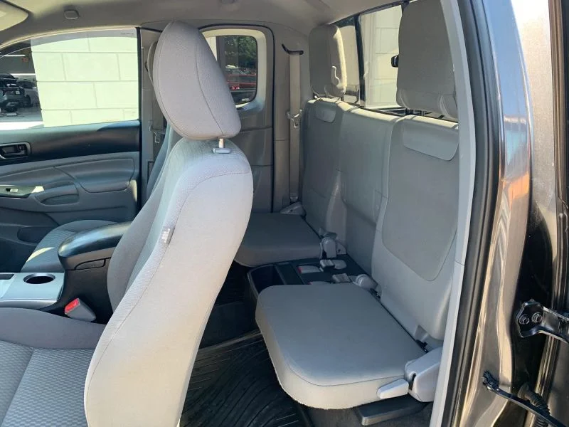 Used 2015 Gray Toyota Pickup 4D 6 ft image 26