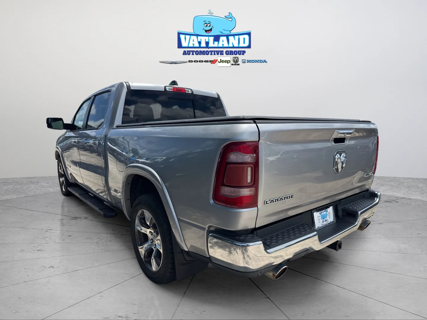 Used 2019 Billet Silver Metallic Ram Laramie image 7