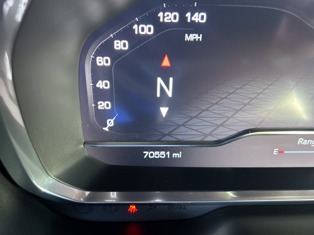 Used 2022 Black GMC SLE image 19