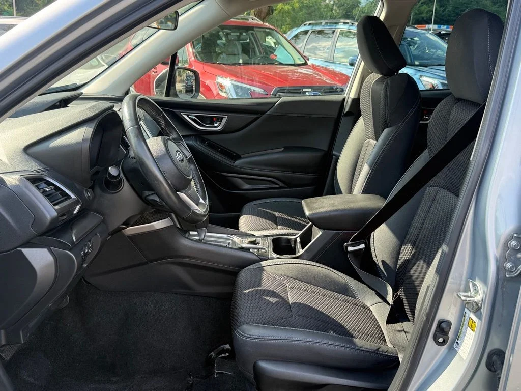 Used 2021 Ice Silver Metallic Subaru Premium image 23