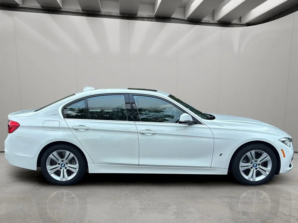 Used 2018 Alpine White BMW 330e iPerformance image 6