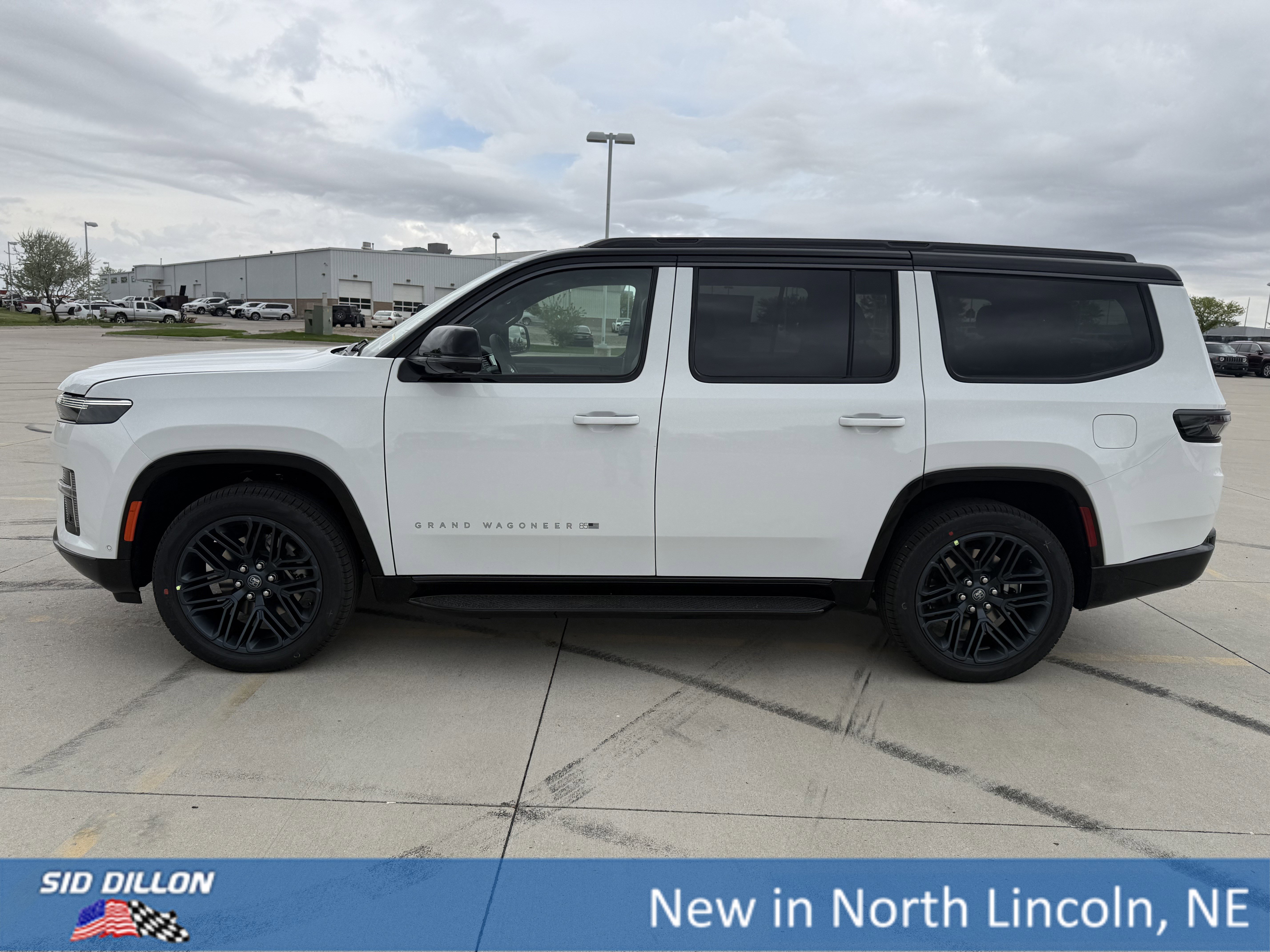 New 2026 Bright White Clear-Coat Exterior Paint Jeep 85th Anniversary image 2