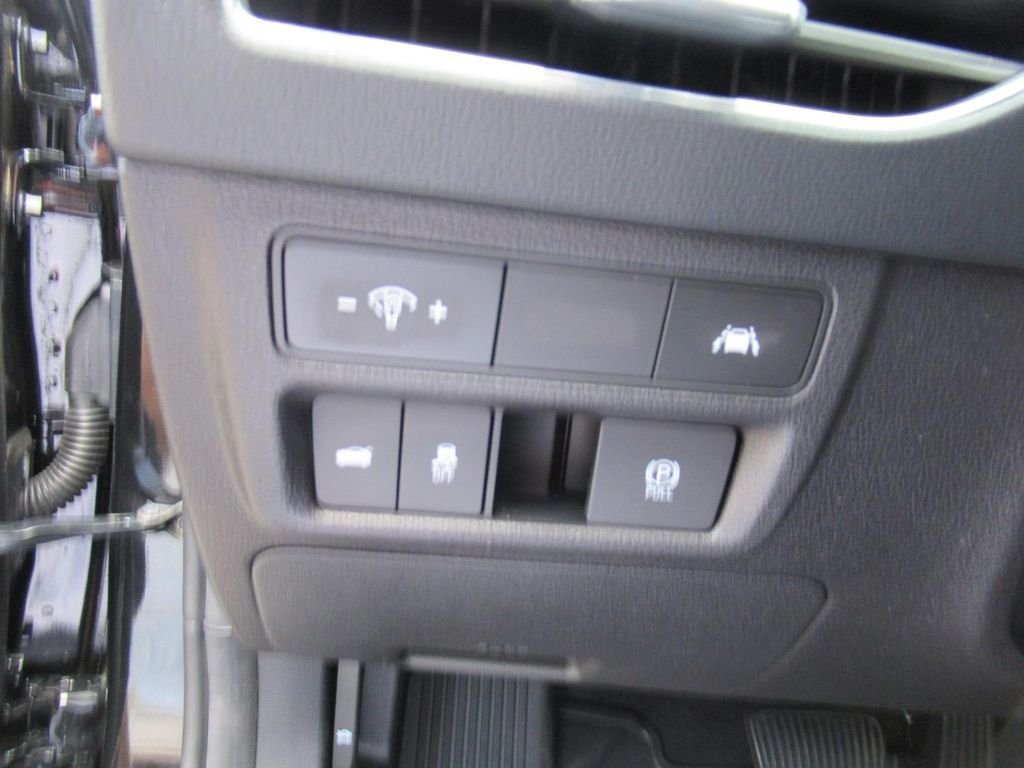 Used 2022 Black Hyundai Limited image 19