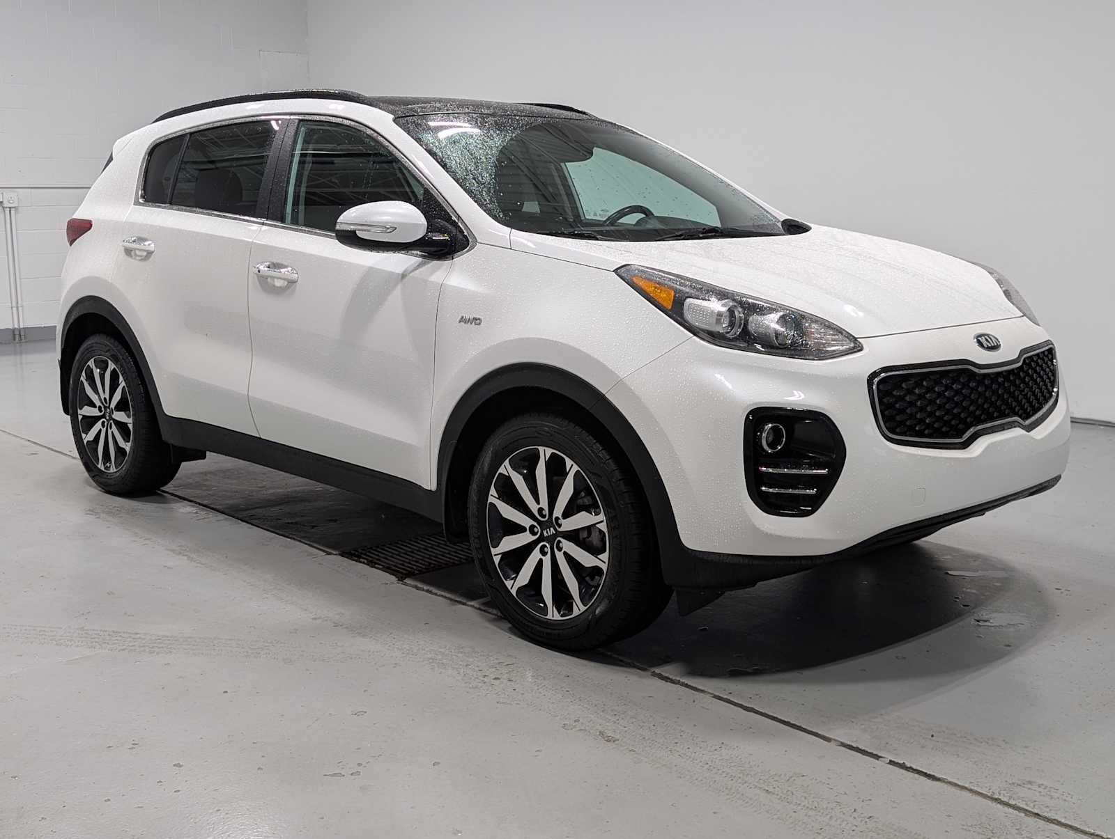 Used 2018 Snow White Pearl Kia EX image 6