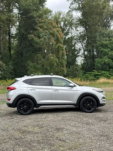 Used 2018 Molten Silver Hyundai SEL image 10
