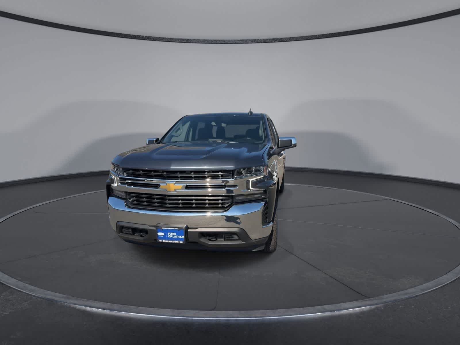 Used 2022 Shadow Gray Metallic Chevrolet LT image 3