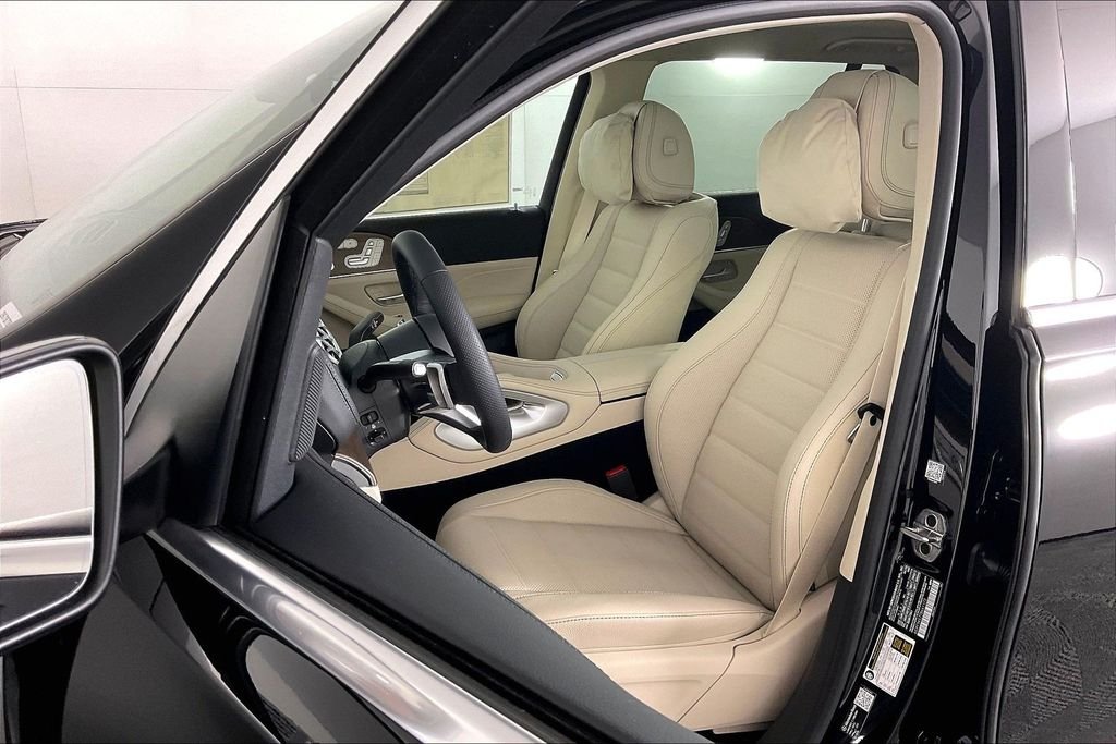 New 2026 Black Mercedes-Benz GLS 450 image 9