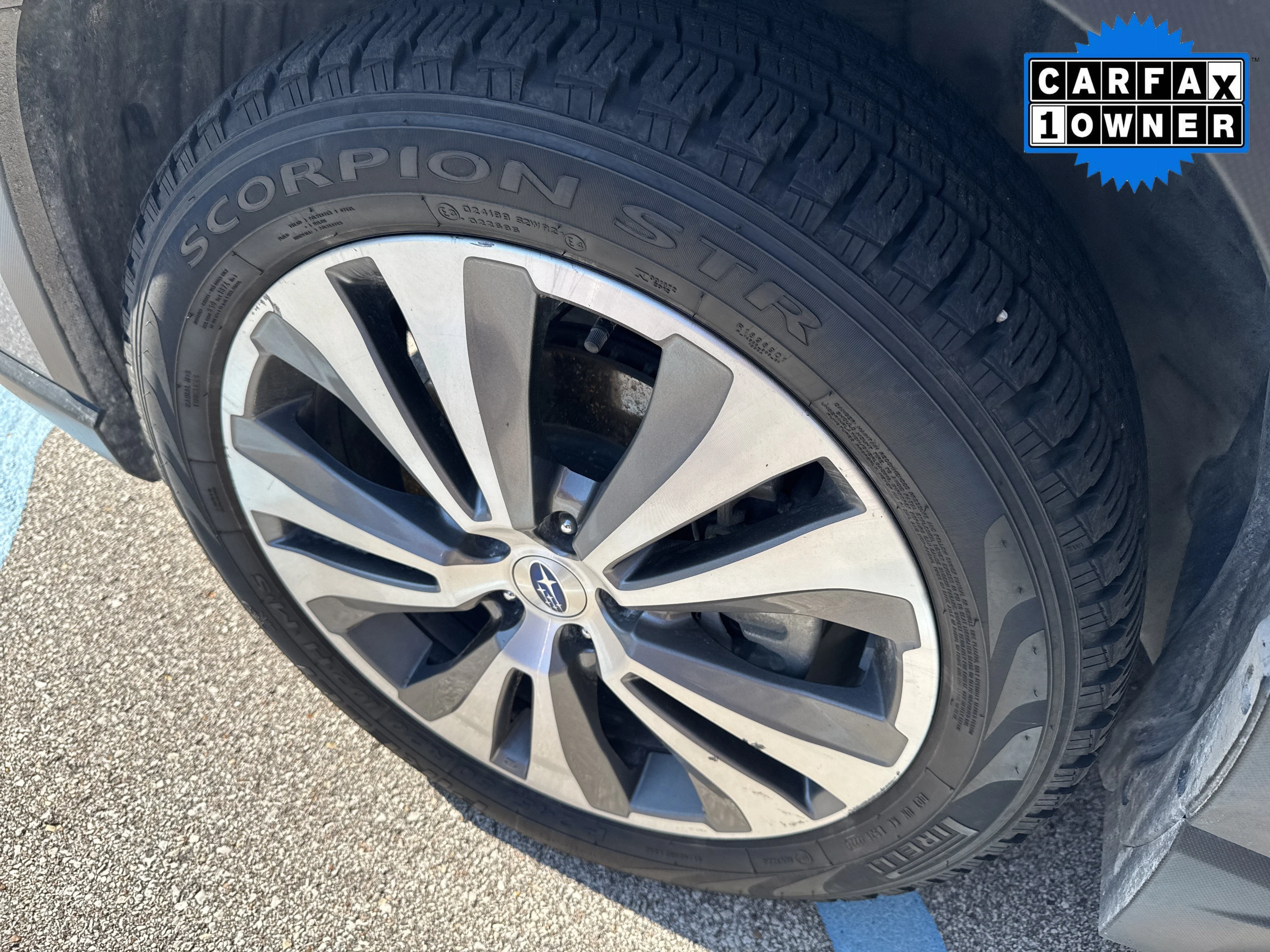 Used 2019 Ice Silver Metallic Subaru Limited image 7
