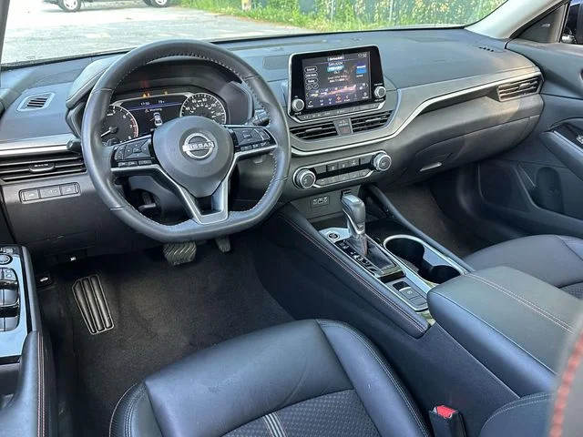 Used 2024 Black Nissan 2.5 SR image 16