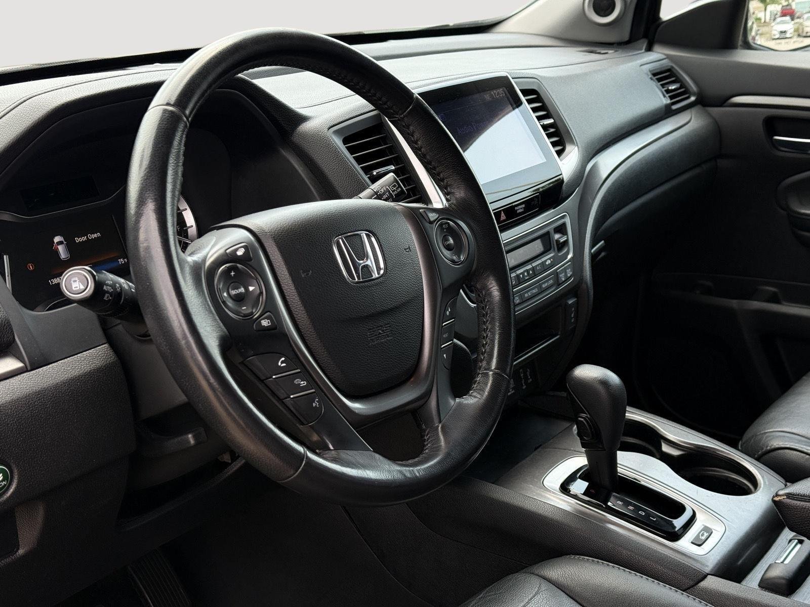 Used 2018 Crystal Black Pearl Honda EX-L image 12