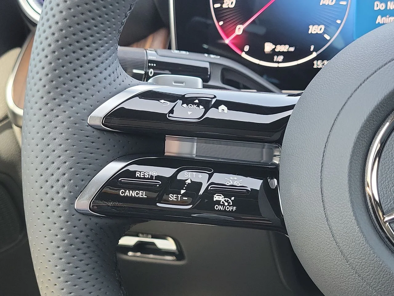 New 2027 Black Mercedes-Benz GLC 300 image 29