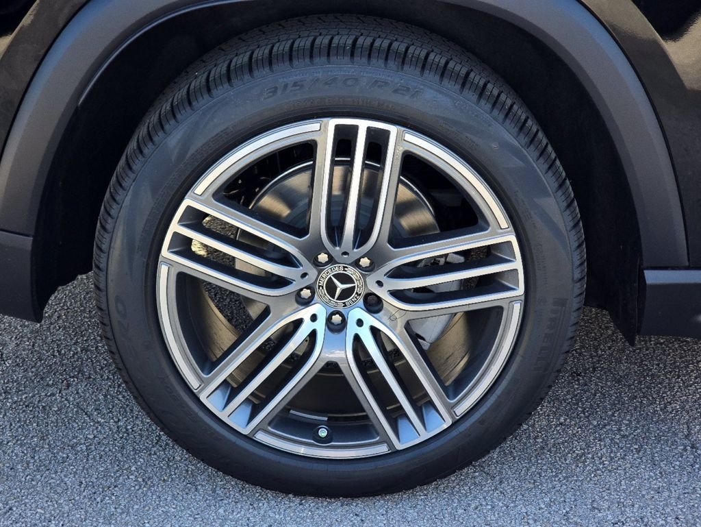 New 2026 Black Mercedes-Benz GLS 450 image 7