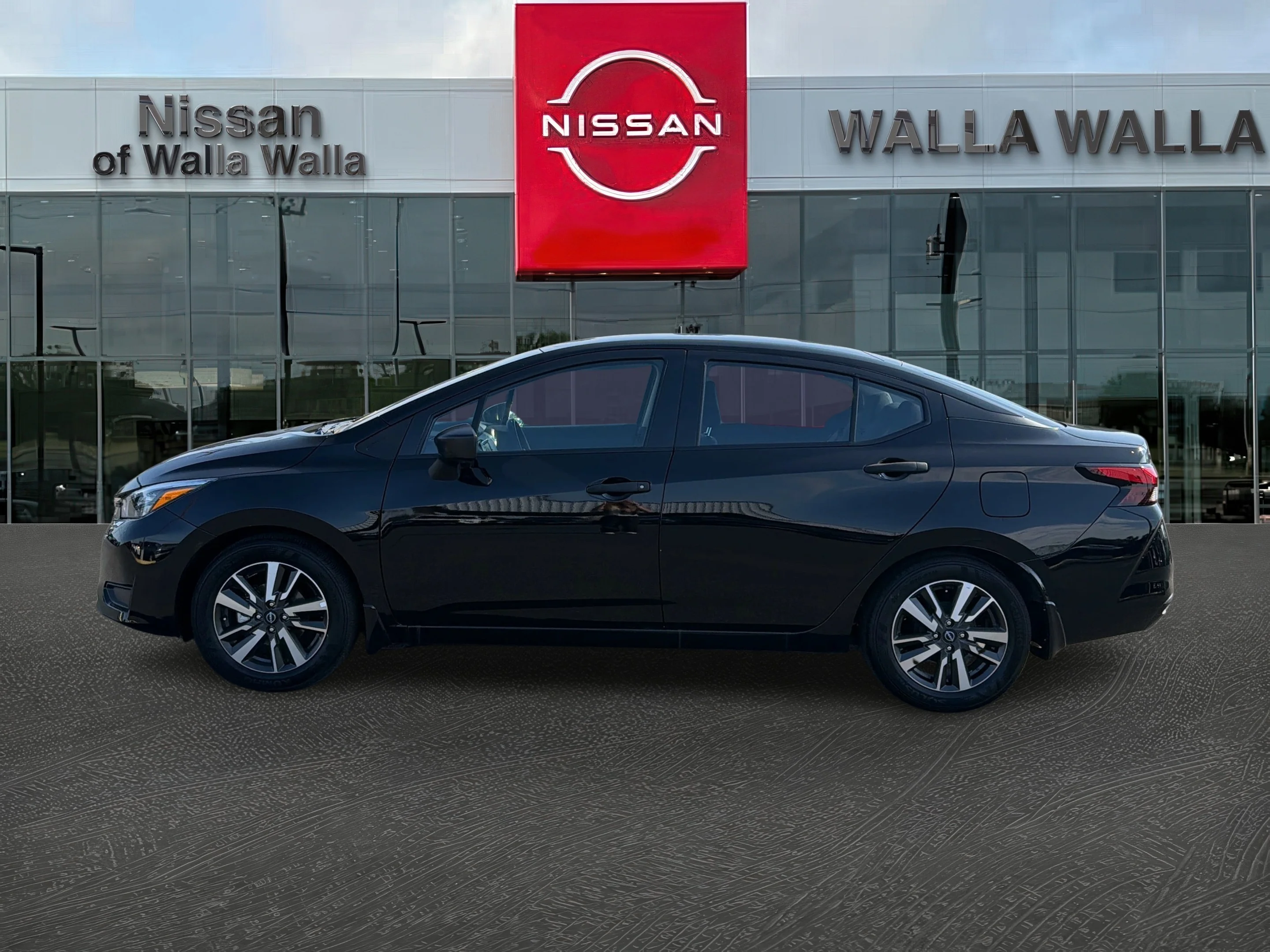 2025 Nissan Versa Sedan S - Photo 4