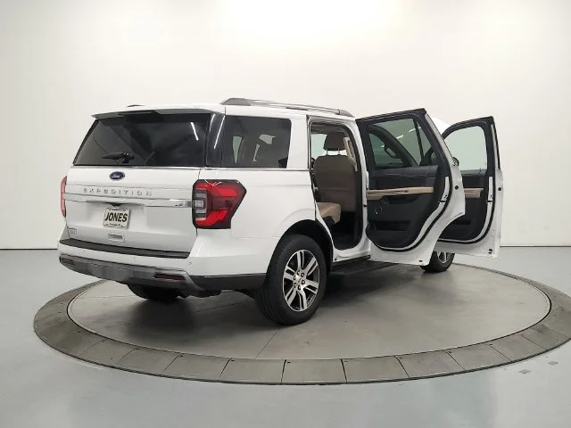 Used 2024 White Ford Limited image 41