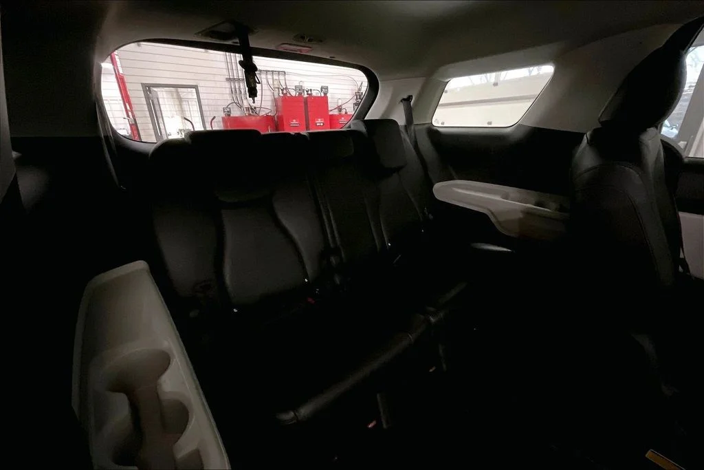 Certified Used 2022 Red Kia LXS image 32