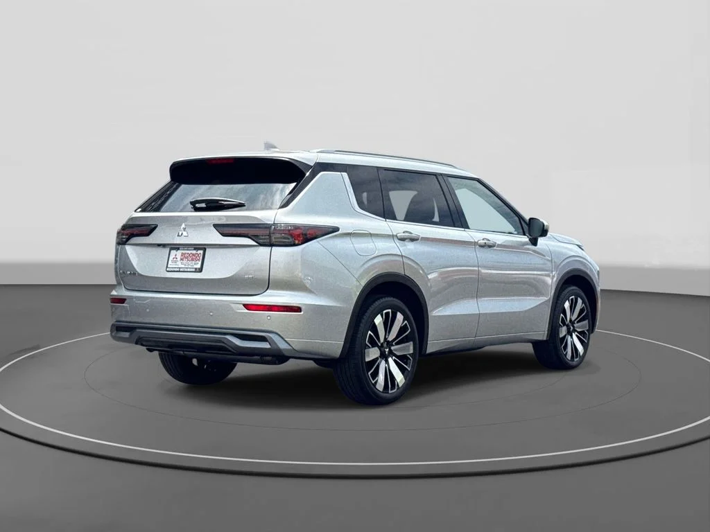 2026 Mitsubishi Outlander SE - Photo 5
