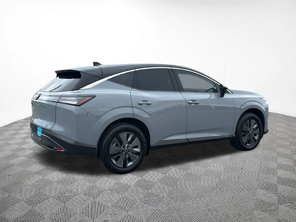 Used 2025 Gray Nissan SL image 9