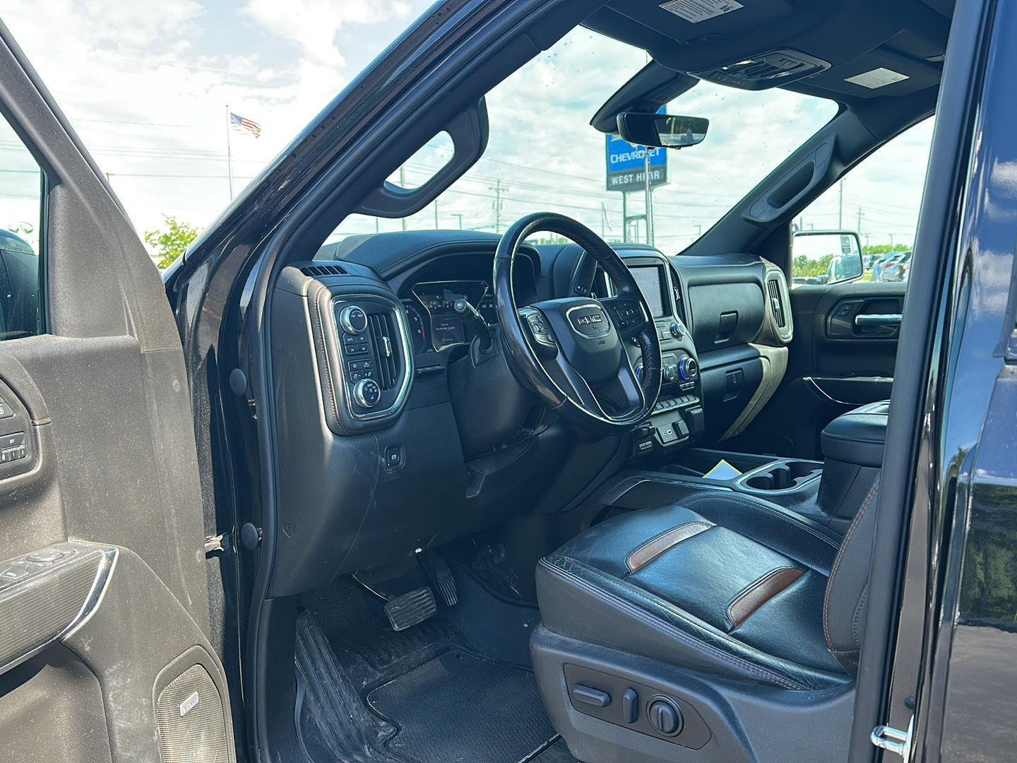 Used 2022 Ebony Twilight Metallic GMC AT4 image 7