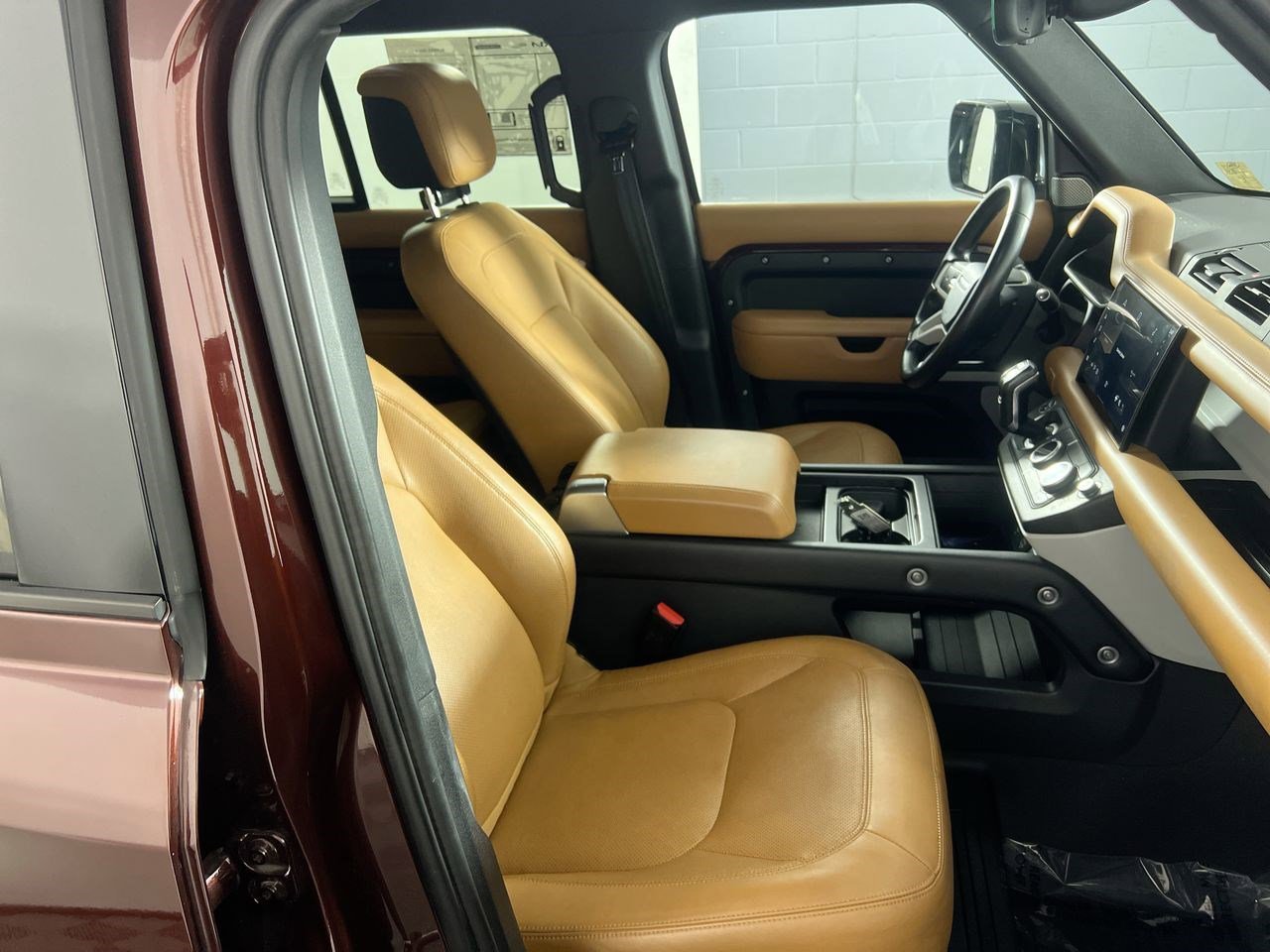 2023 Land Rover Defender SE - Photo 28
