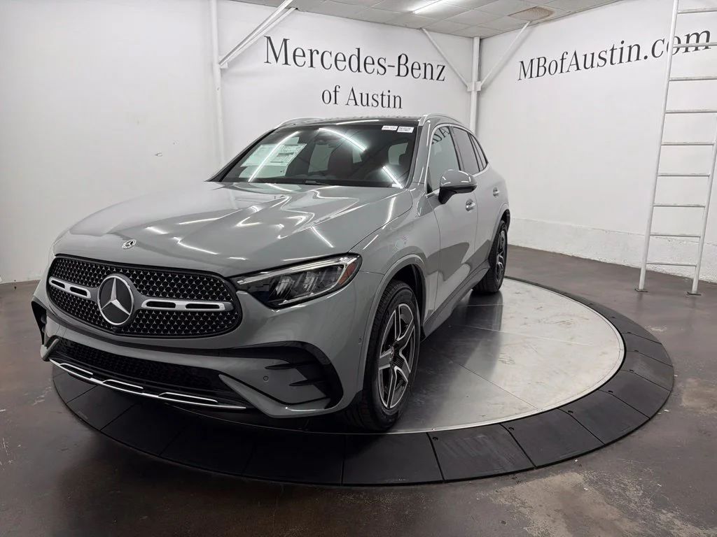 New 2027 White Mercedes-Benz GLC 300 image 3