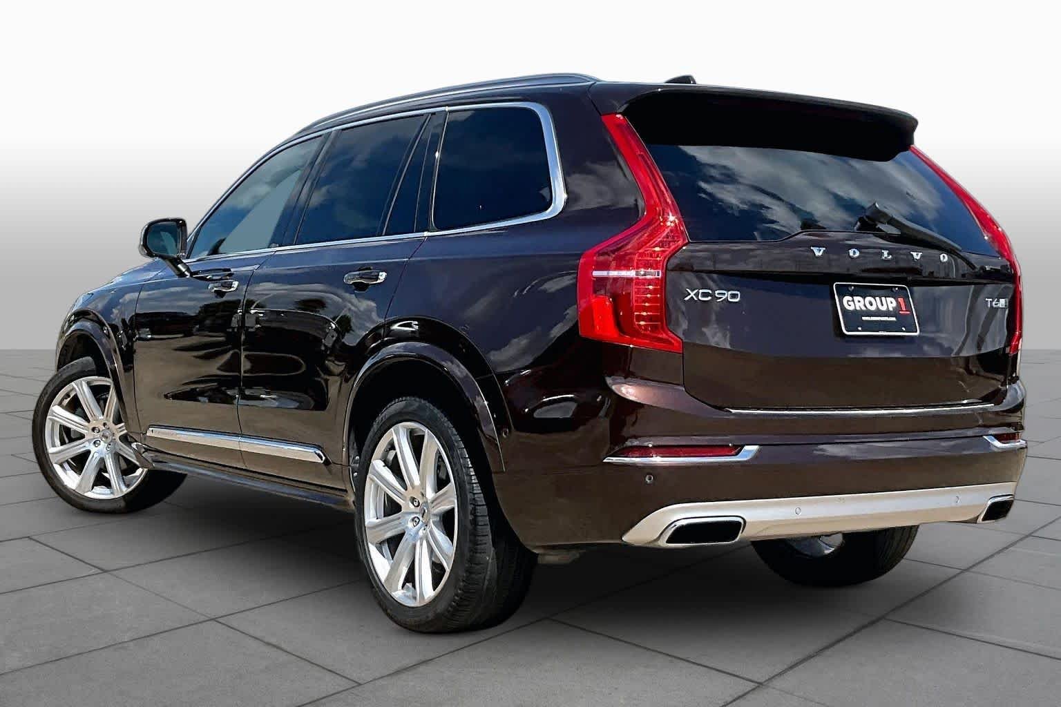 Used 2018 Maple Brown Metallic Volvo Inscription image 12