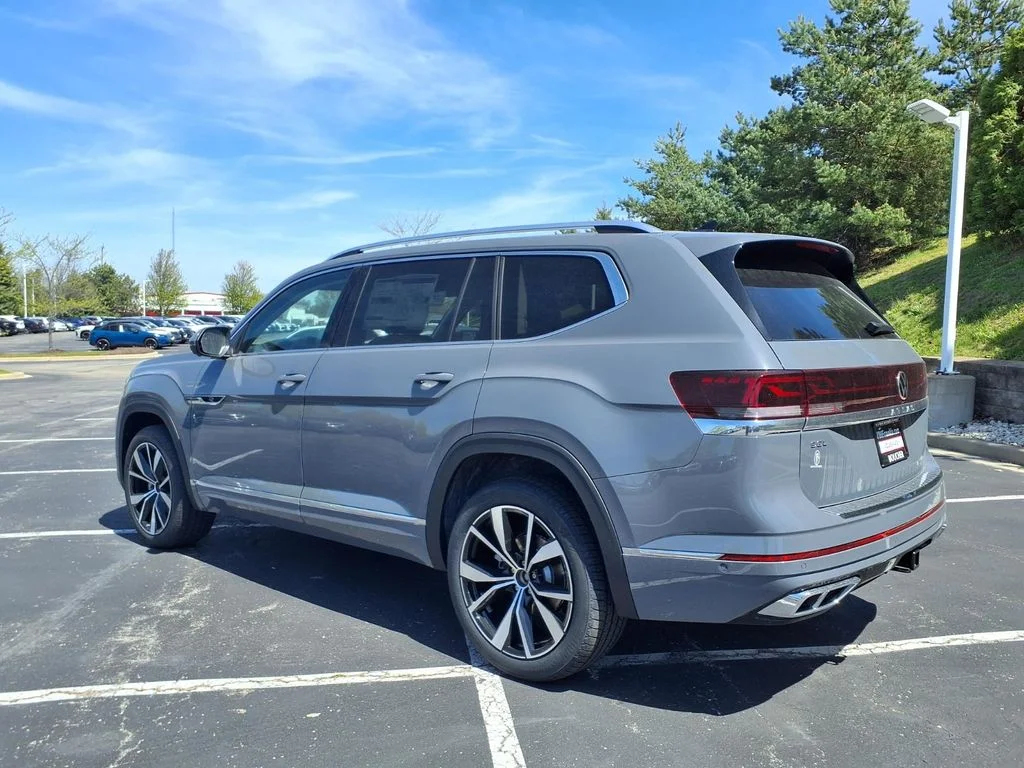 New 2026 Pure Gray Volkswagen 2.0T SEL Premium R-Line image 4