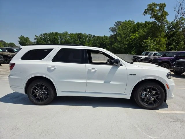 New 2026 White Knuckle Clear-Coat Exterior Paint Dodge GT Plus HEMI V8 image 10