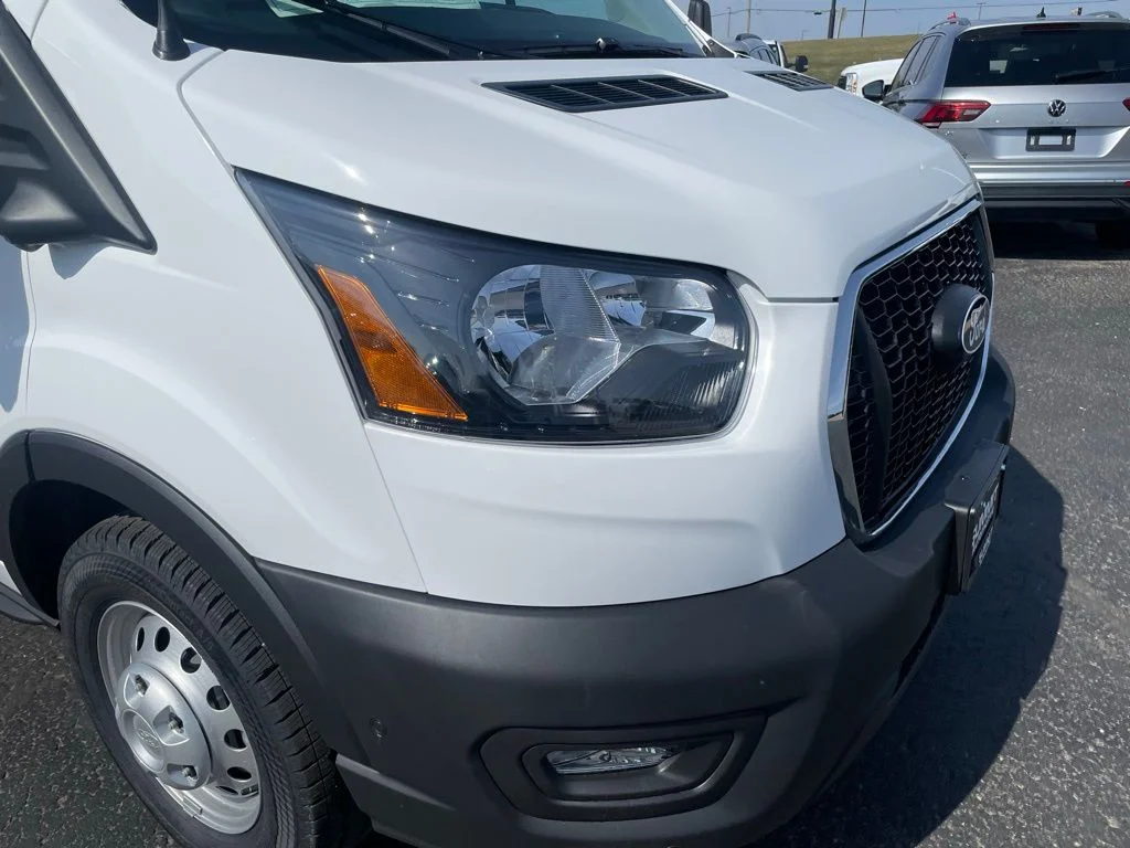 New 2026 Oxford White Ford Cargo Van image 29