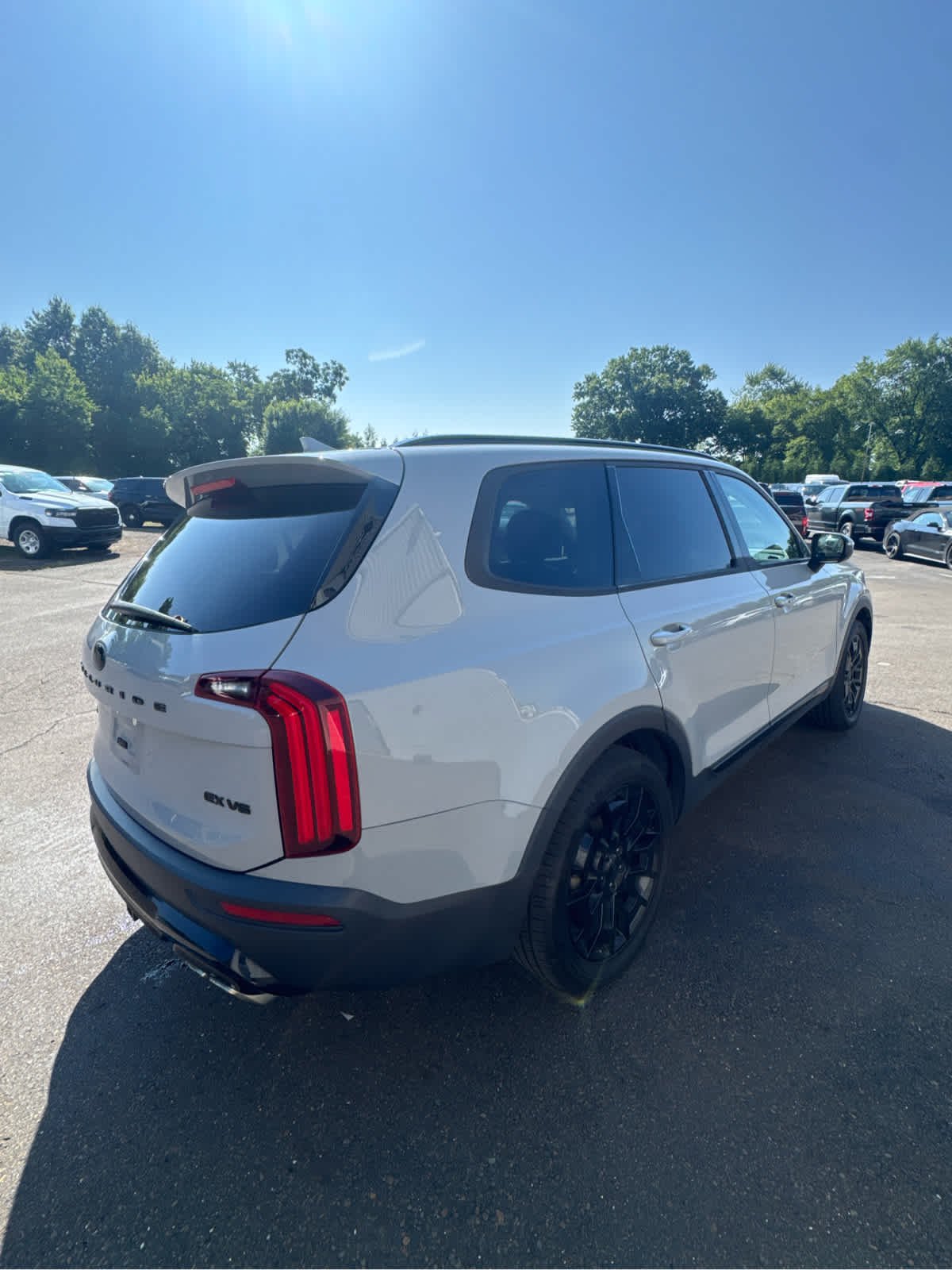 Used 2021 Wolf Gray Kia EX image 5