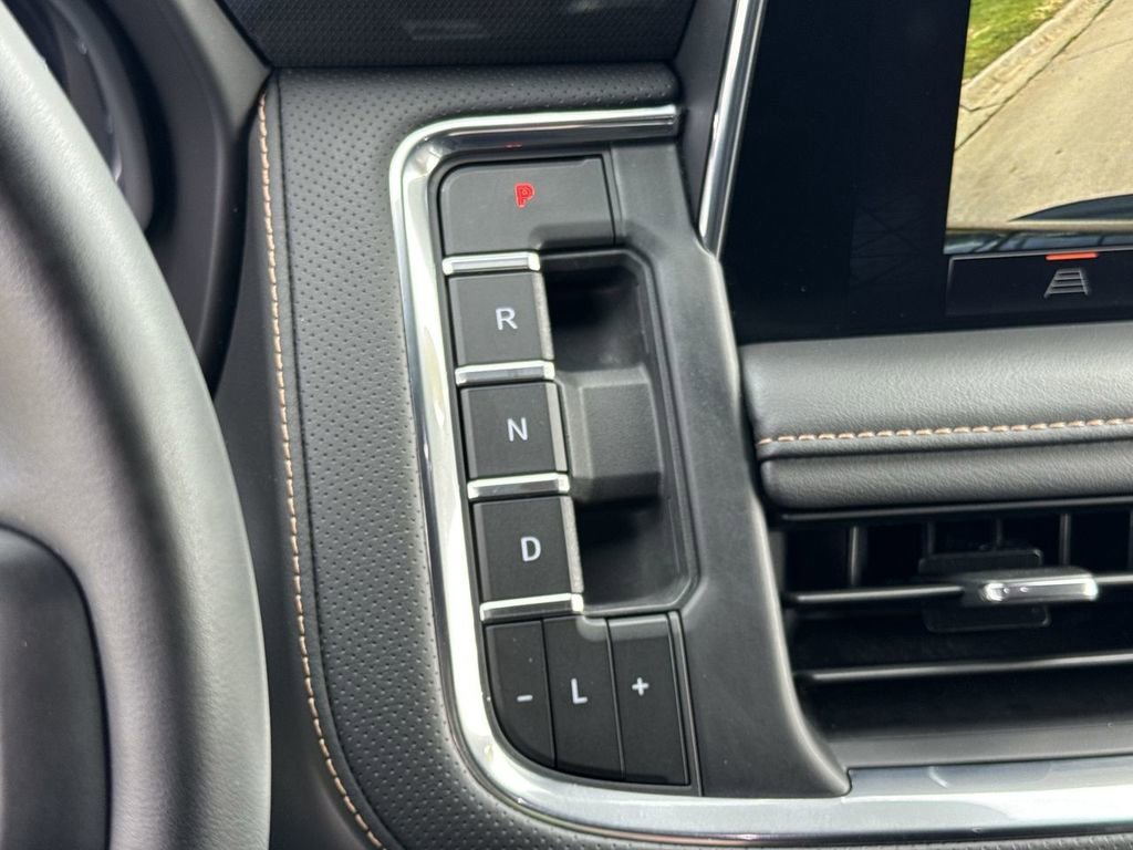 Used 2023 Onyx Black GMC AT4 image 19
