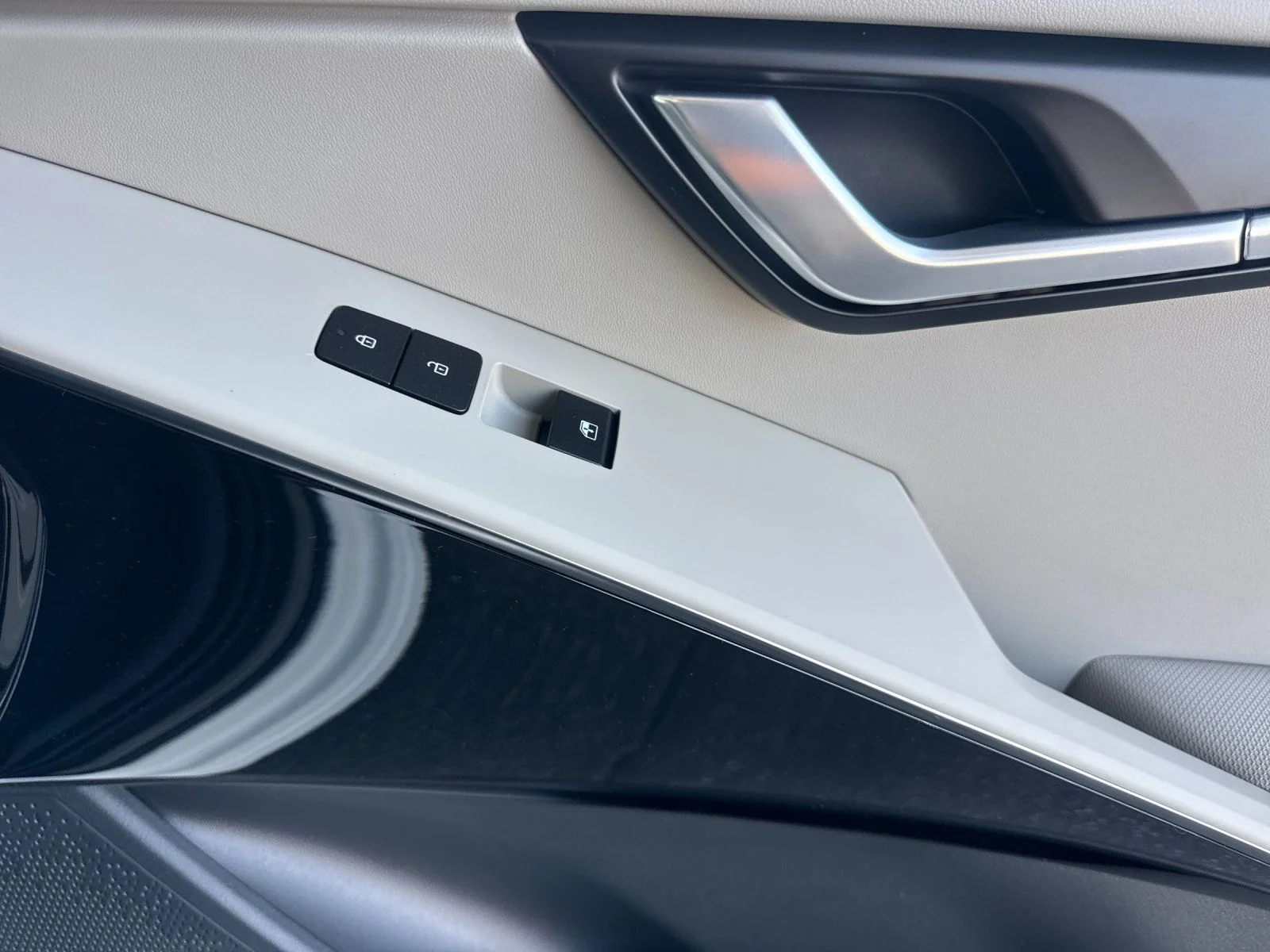 New 2026 White Kia Wave image 19