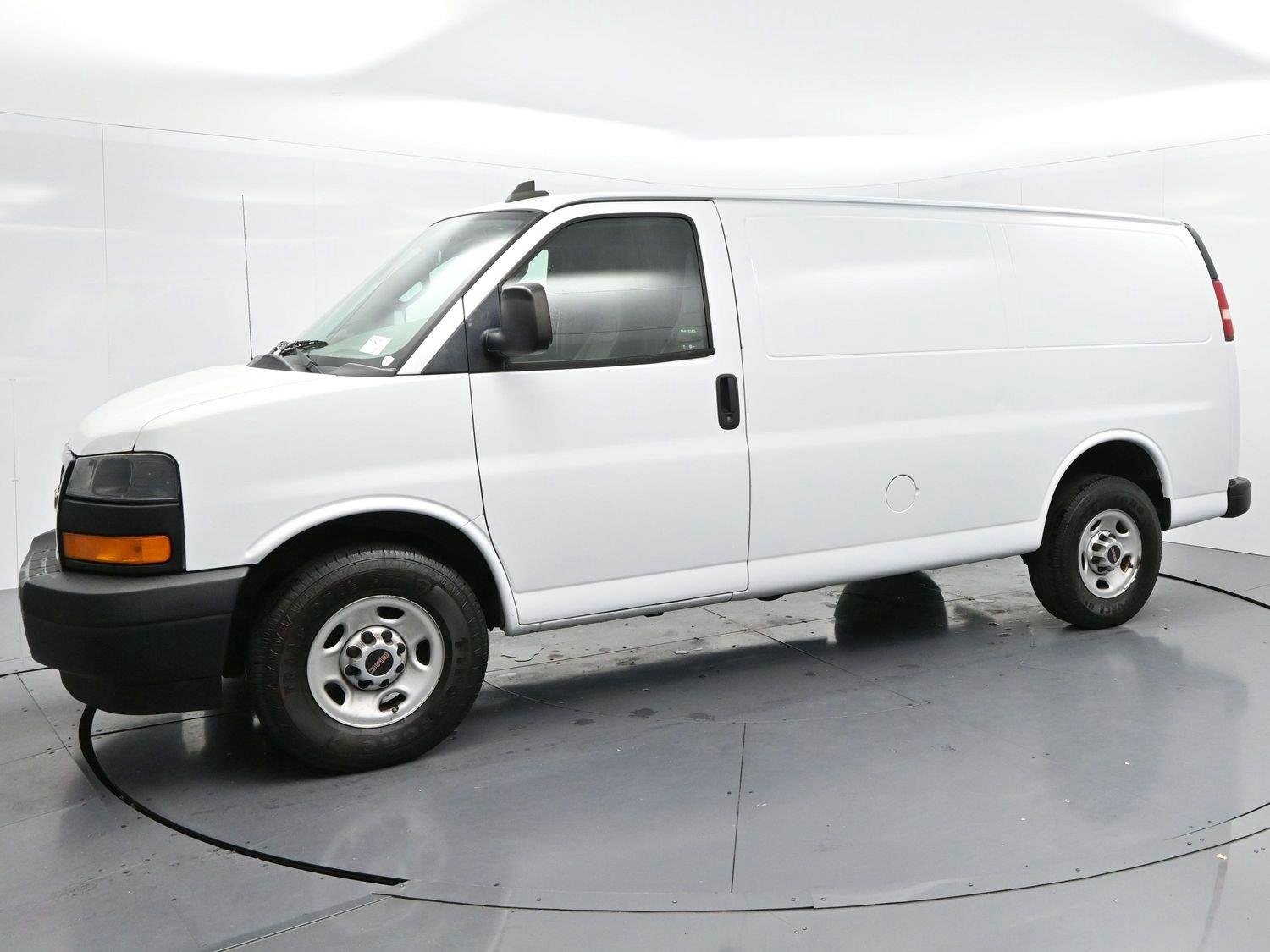 Used 2018 Summit White GMC 2500 image 4